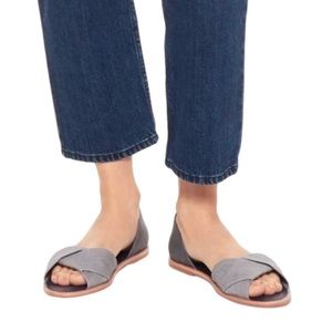 ✨💕 Vince Idara Denim twisted sandals flats 🎀✨